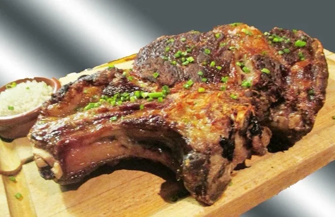 Côte de bœuf 1,2 kg servie au restaurant Au P’tit Zinc à Lyon Vieux Lyon