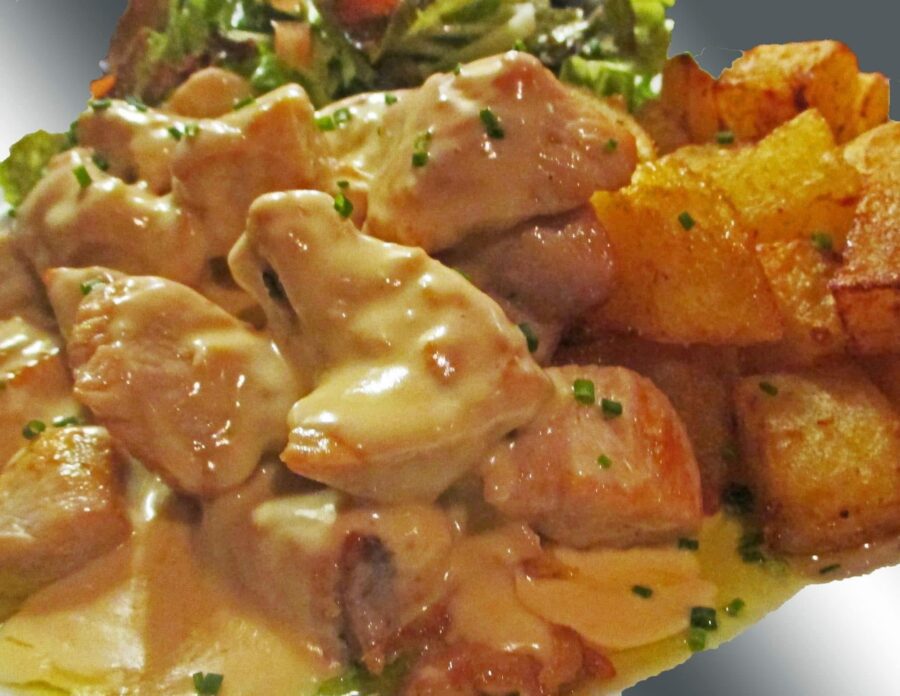 Mignonette de volaille & sauce Saint-Félicien – Au Petit Zinc Lyon